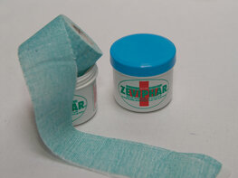 Zeviphar zelfklevend vingerverband 2,5 m x 4 cm, blauw (set van 3) Zeviphar zelfklevend vingerverband 2,5 m x 4 cm, blauw (set van 3)